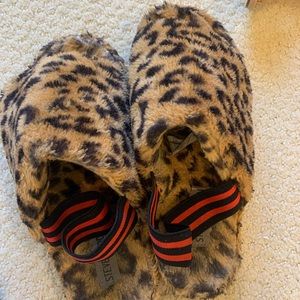Steve Madden slippers